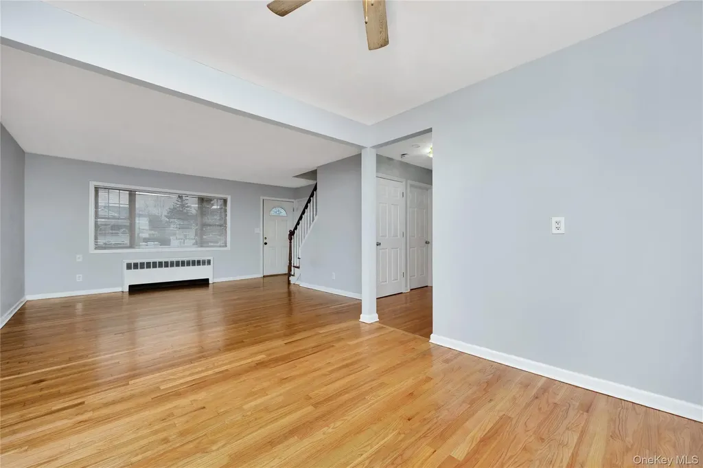 842 Brook Street West Babylon NY 11704