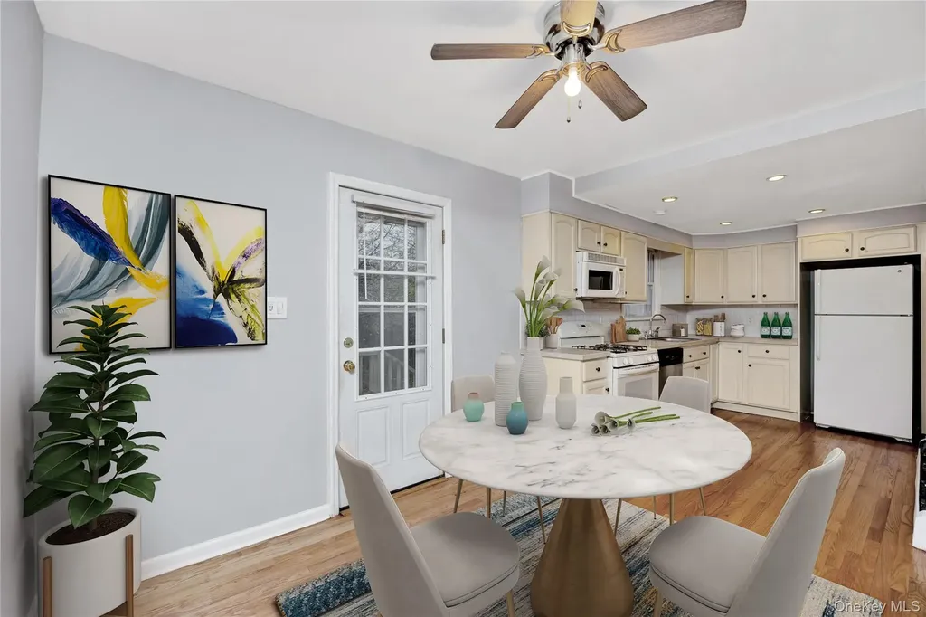 842 Brook Street West Babylon NY 11704