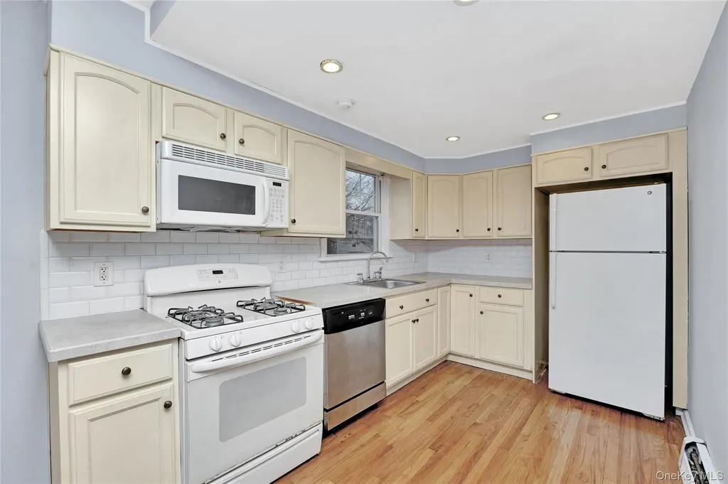 842 Brook Street West Babylon NY 11704