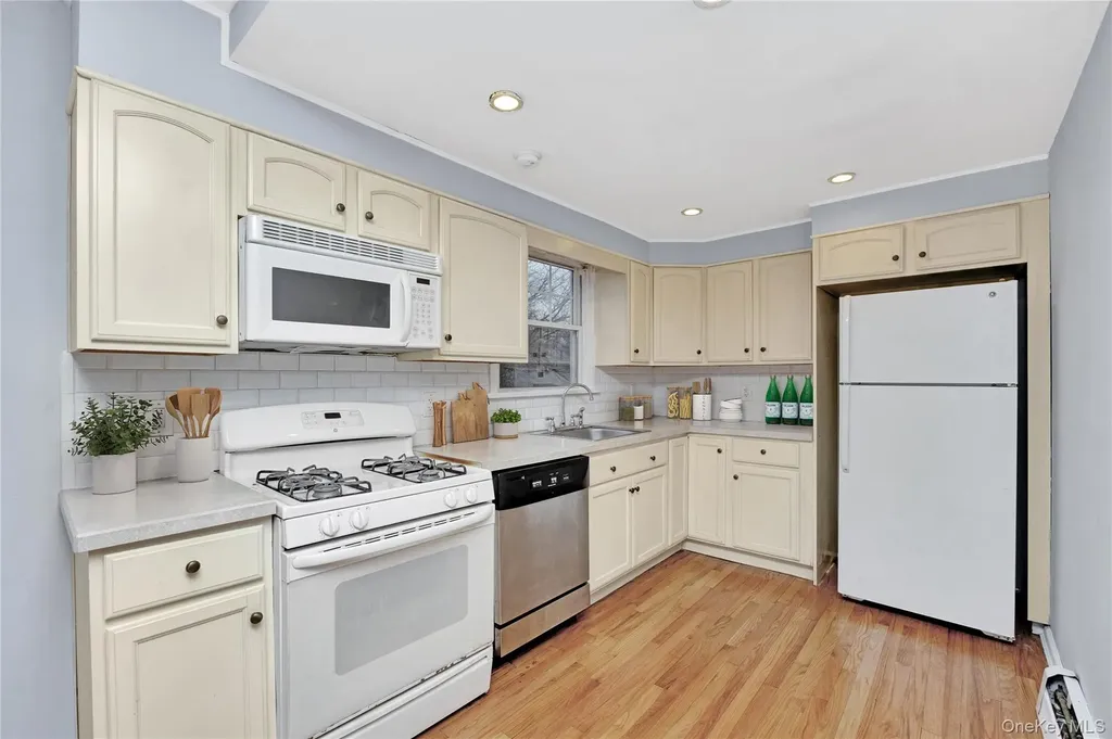 842 Brook Street West Babylon NY 11704
