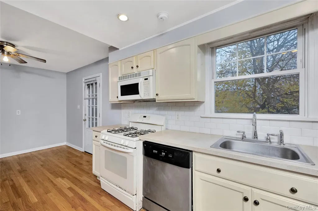 842 Brook Street West Babylon NY 11704