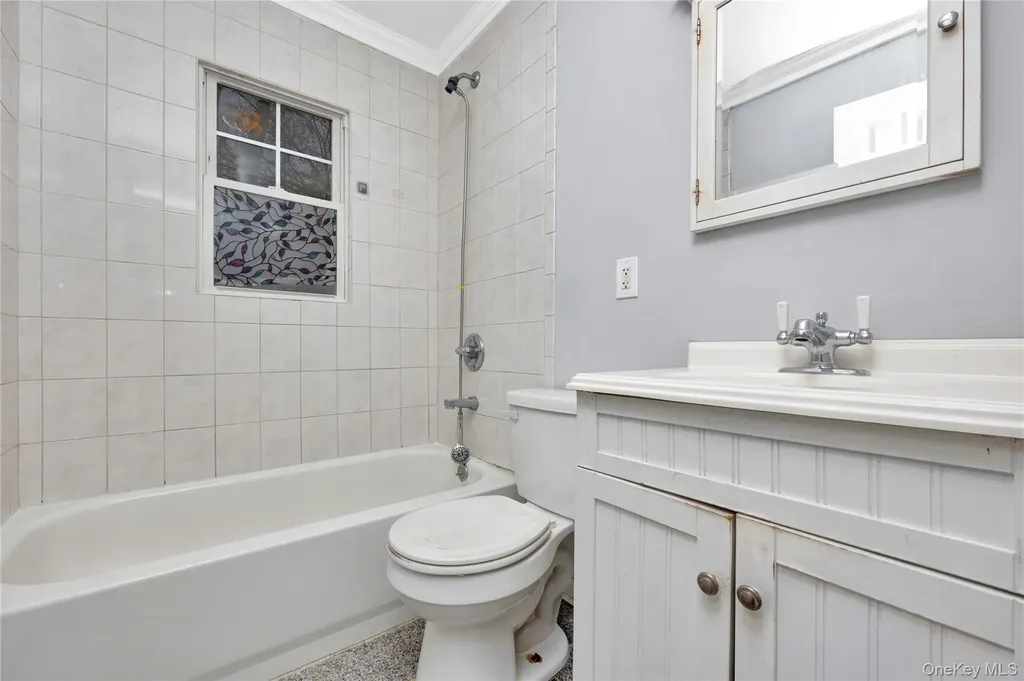 842 Brook Street West Babylon NY 11704
