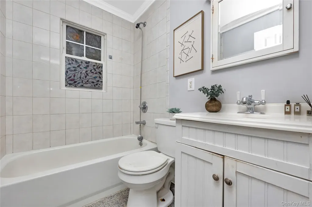 842 Brook Street West Babylon NY 11704