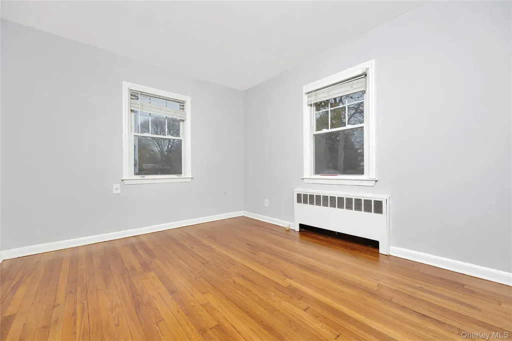 842 Brook Street West Babylon NY 11704