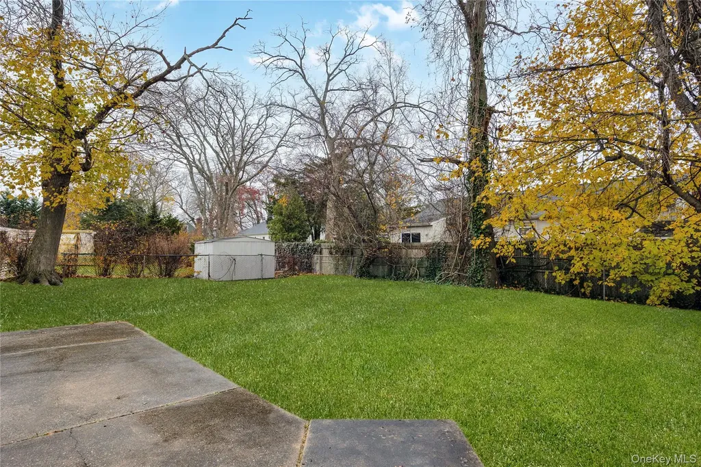 842 Brook Street West Babylon NY 11704
