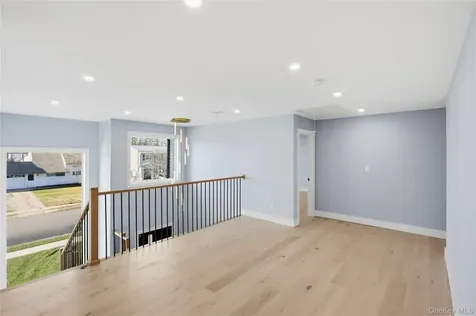12 Friends Lane Westbury NY 11590