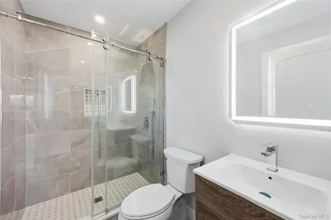 12 Friends Lane Westbury NY 11590