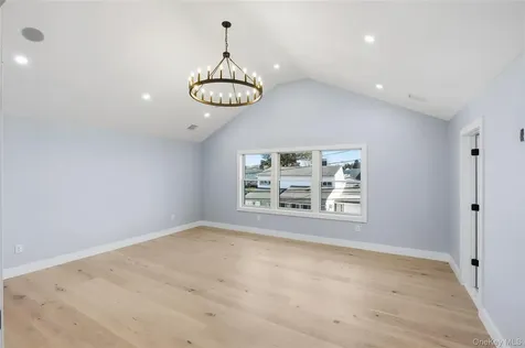 12 Friends Lane Westbury NY 11590