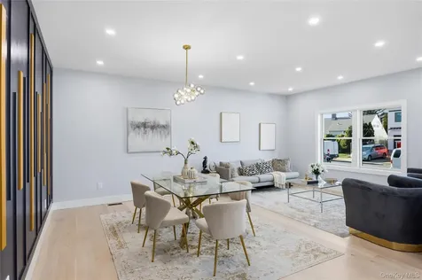 12 Friends Lane Westbury NY 11590