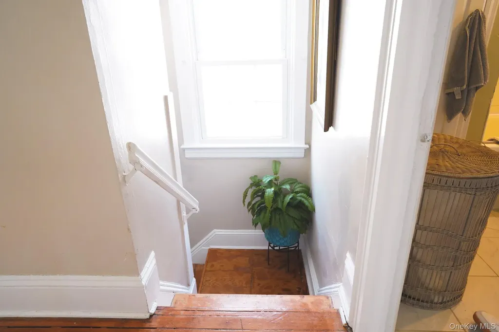 22 Everett Street Lynbrook NY 11563
