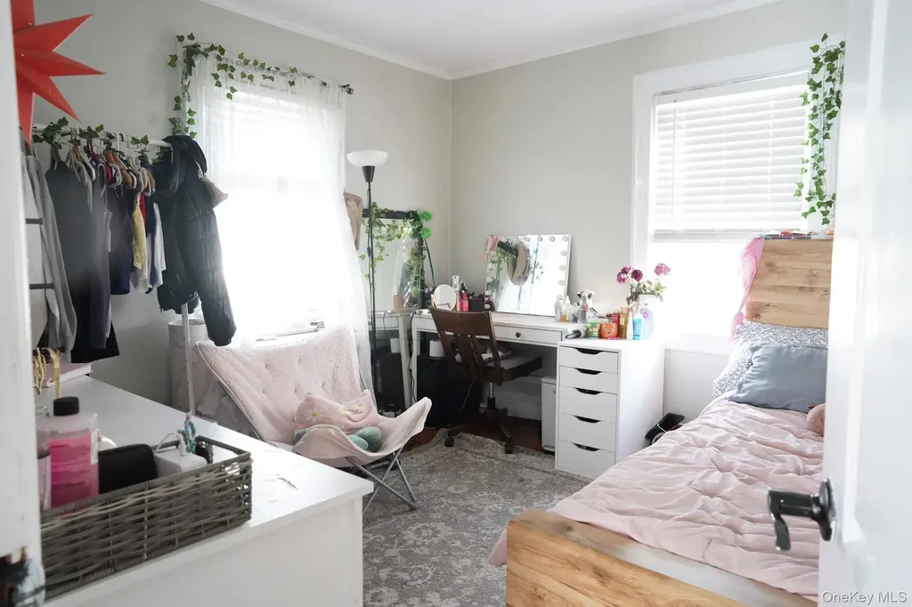 22 Everett Street Lynbrook NY 11563