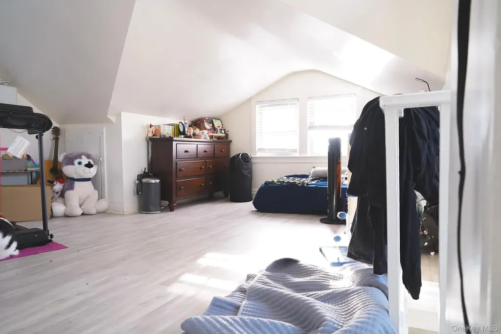 22 Everett Street Lynbrook NY 11563