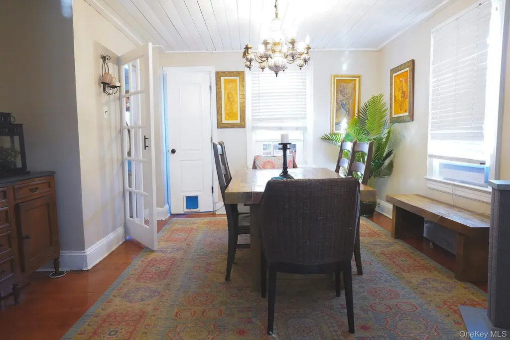 22 Everett Street Lynbrook NY 11563