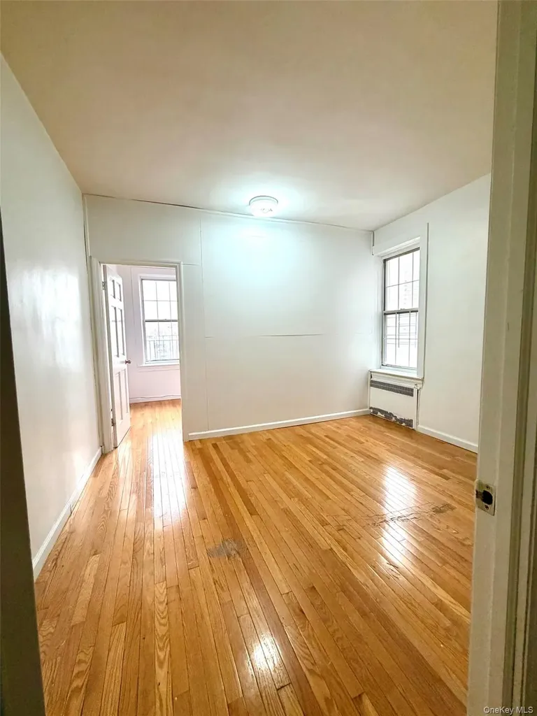 88-11 Elmhurst Elmhurst NY 11373