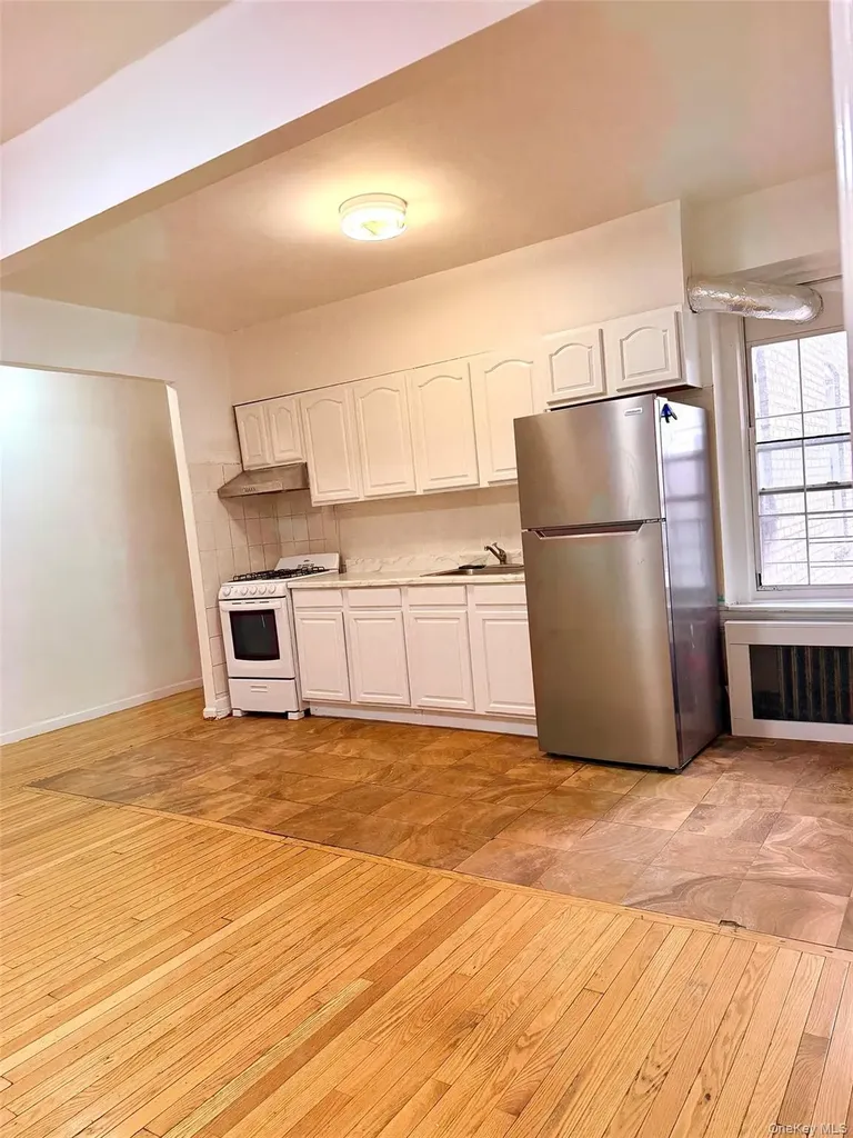 88-11 Elmhurst Elmhurst NY 11373