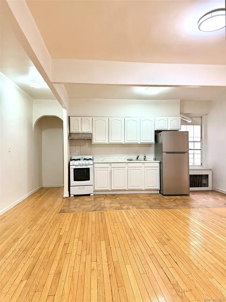 88-11 Elmhurst Elmhurst NY 11373