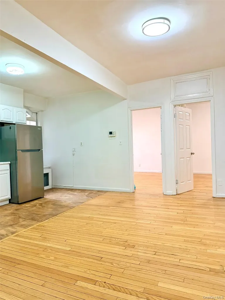 88-11 Elmhurst Elmhurst NY 11373