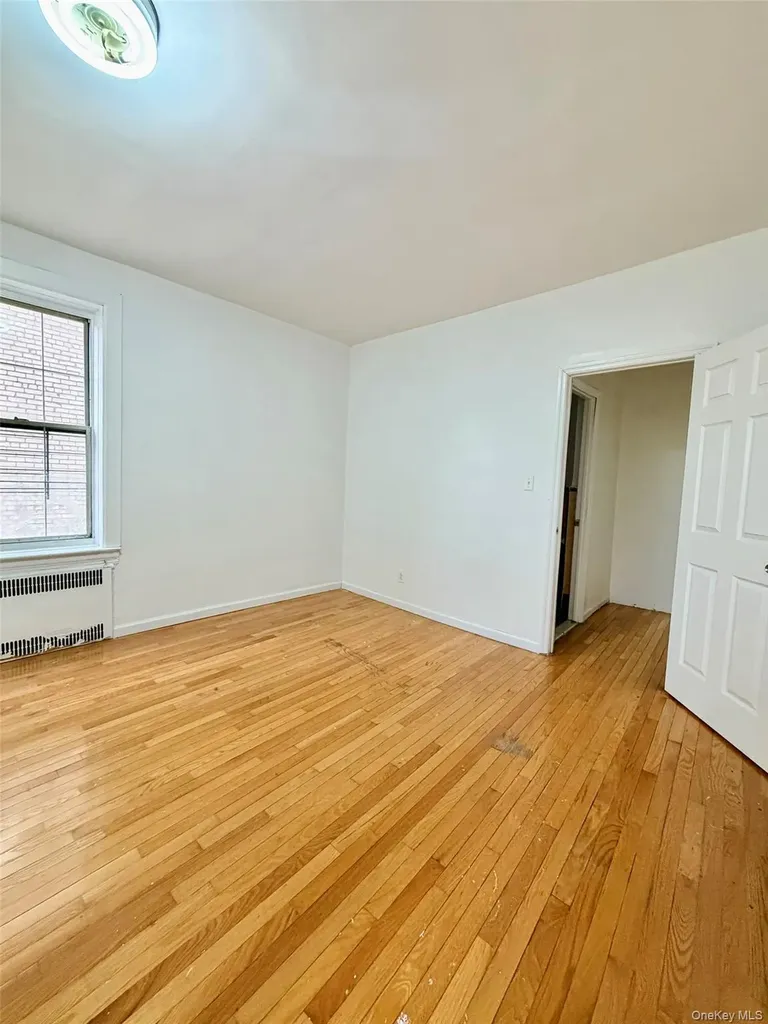 88-11 Elmhurst Elmhurst NY 11373