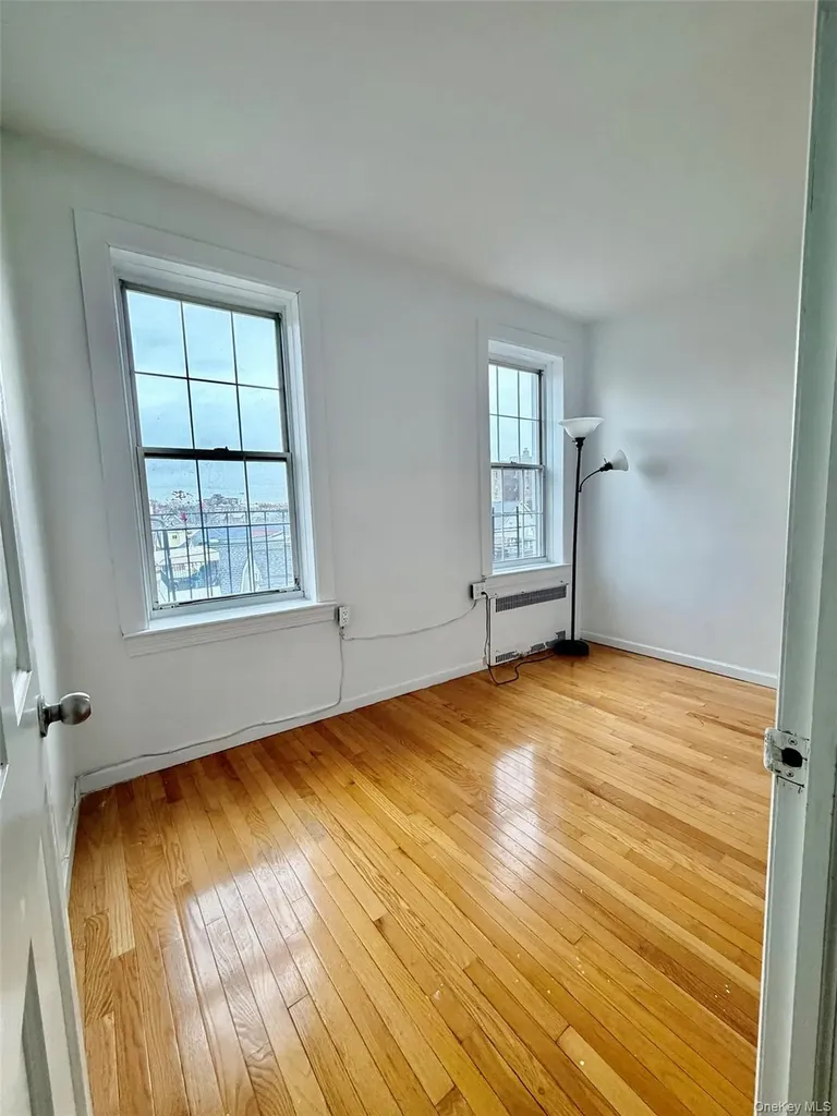 88-11 Elmhurst Elmhurst NY 11373