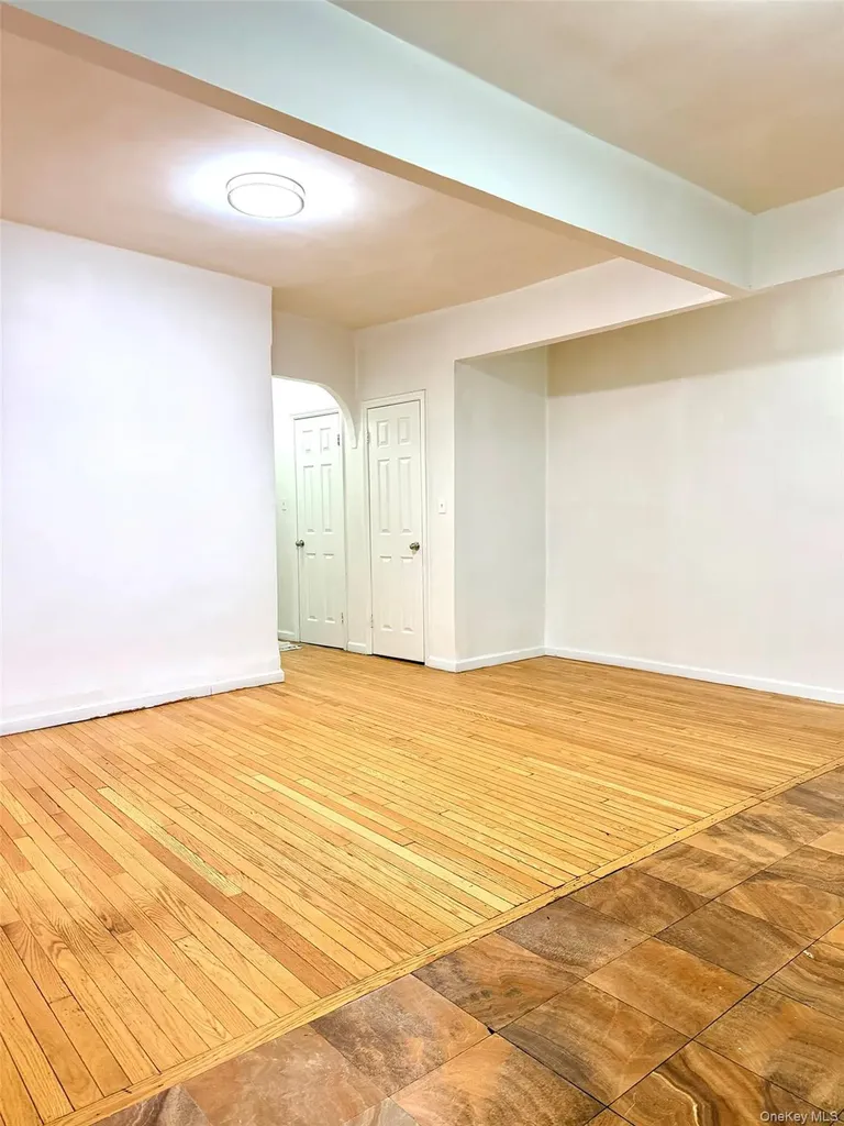 88-11 Elmhurst Elmhurst NY 11373