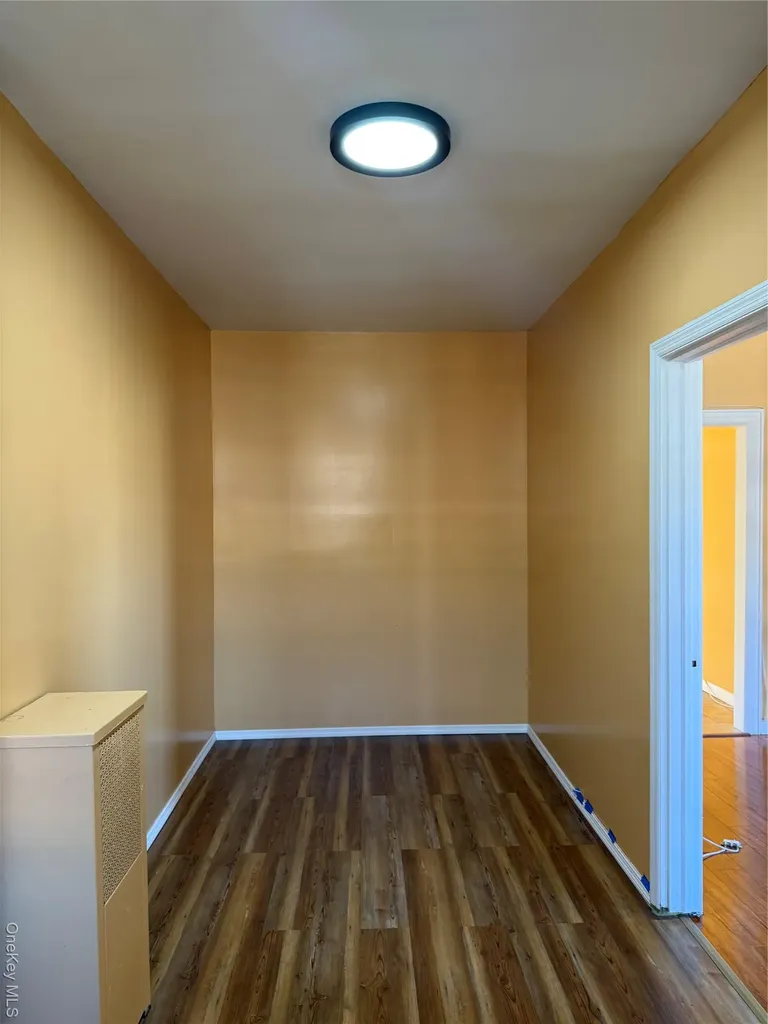 822 E 215th Street Bronx NY 10467