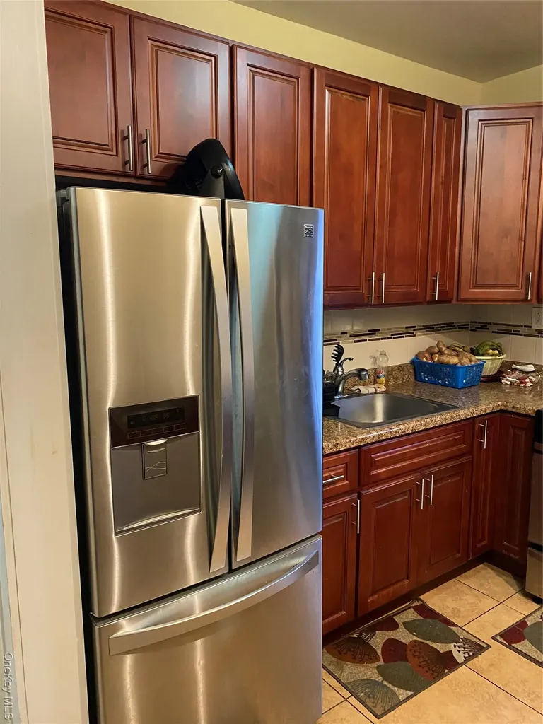 822 E 215th Street Bronx NY 10467