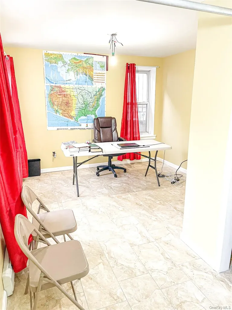 822 E 215th Street Bronx NY 10467