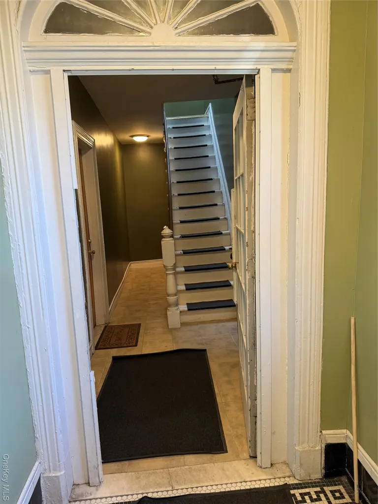 822 E 215th Street Bronx NY 10467
