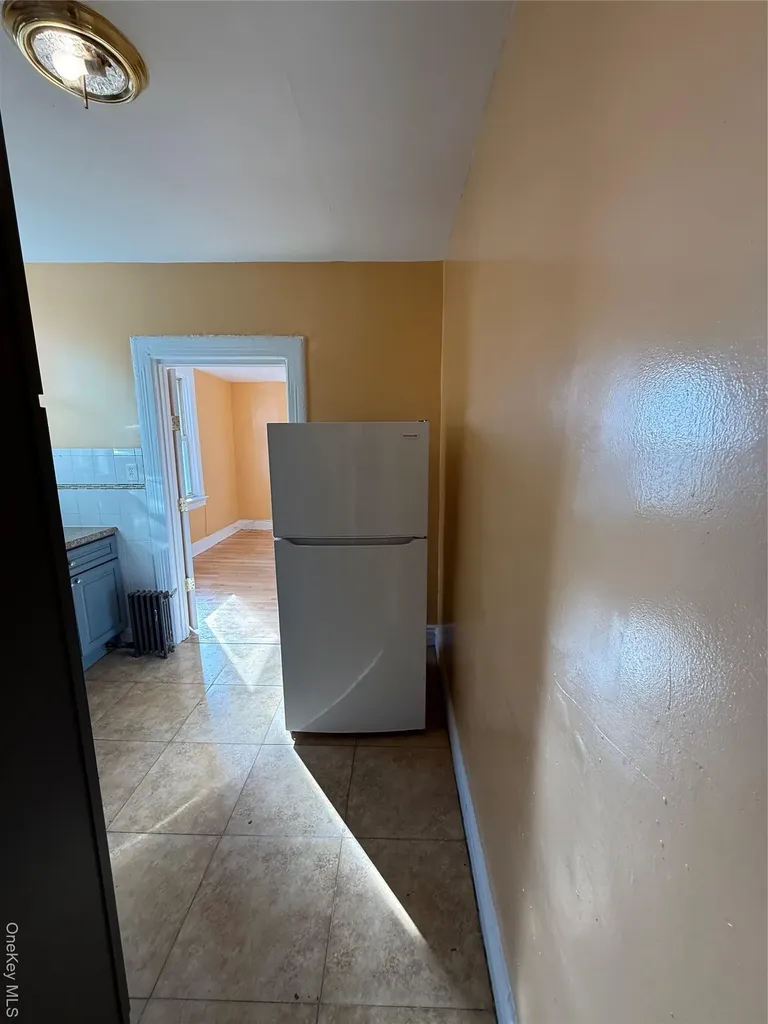 822 E 215th Street Bronx NY 10467