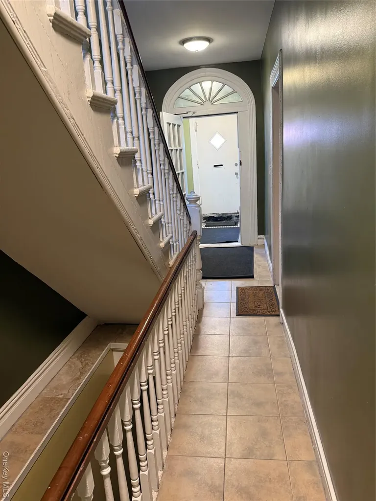 822 E 215th Street Bronx NY 10467