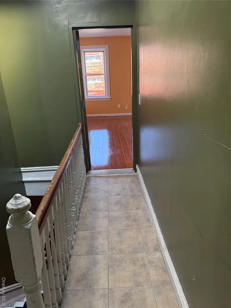 822 E 215th Street Bronx NY 10467