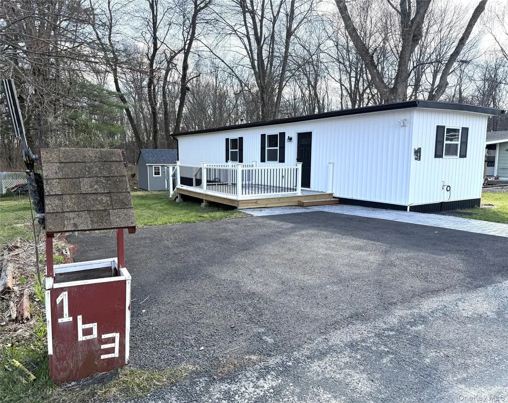 163 Jules Avenue Wallkill NY 12589