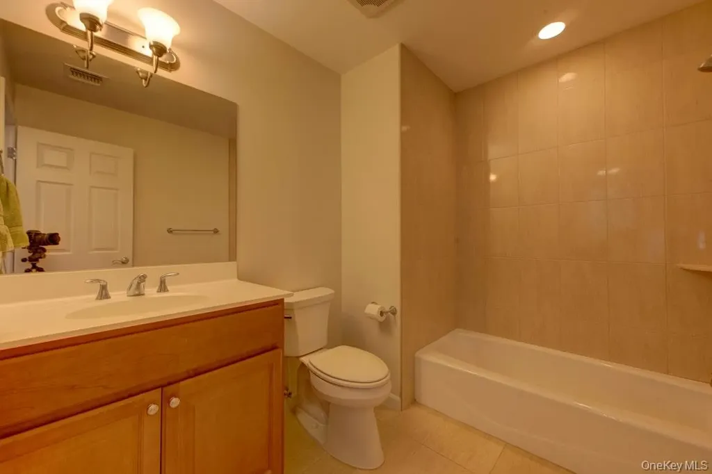 12 Wolfe Circle West Nyack NY 10994