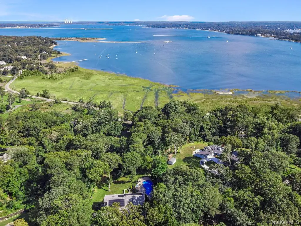 5 Coon Hollow Road Lloyd Harbor NY 11743