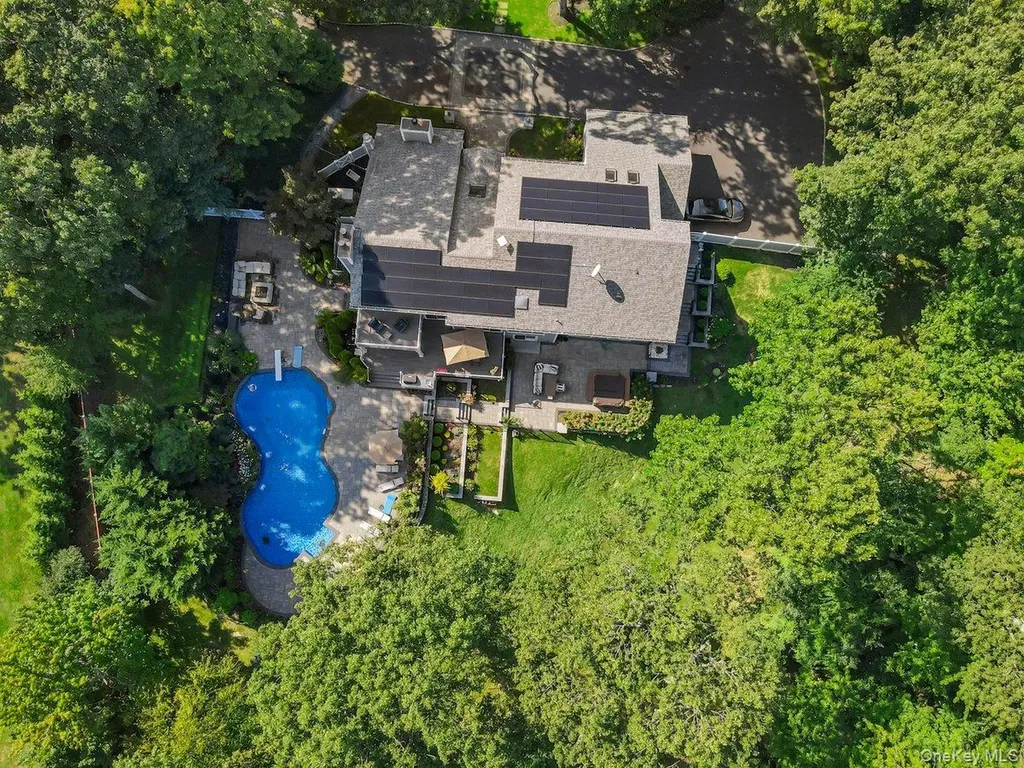 5 Coon Hollow Road Lloyd Harbor NY 11743