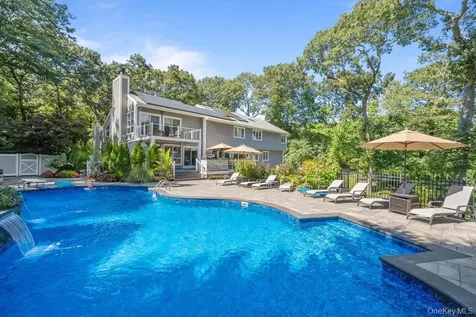5 Coon Hollow Road Lloyd Harbor NY 11743