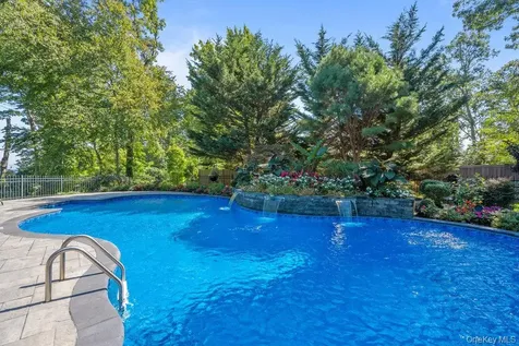 5 Coon Hollow Road Lloyd Harbor NY 11743