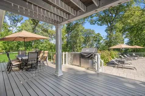 5 Coon Hollow Road Lloyd Harbor NY 11743
