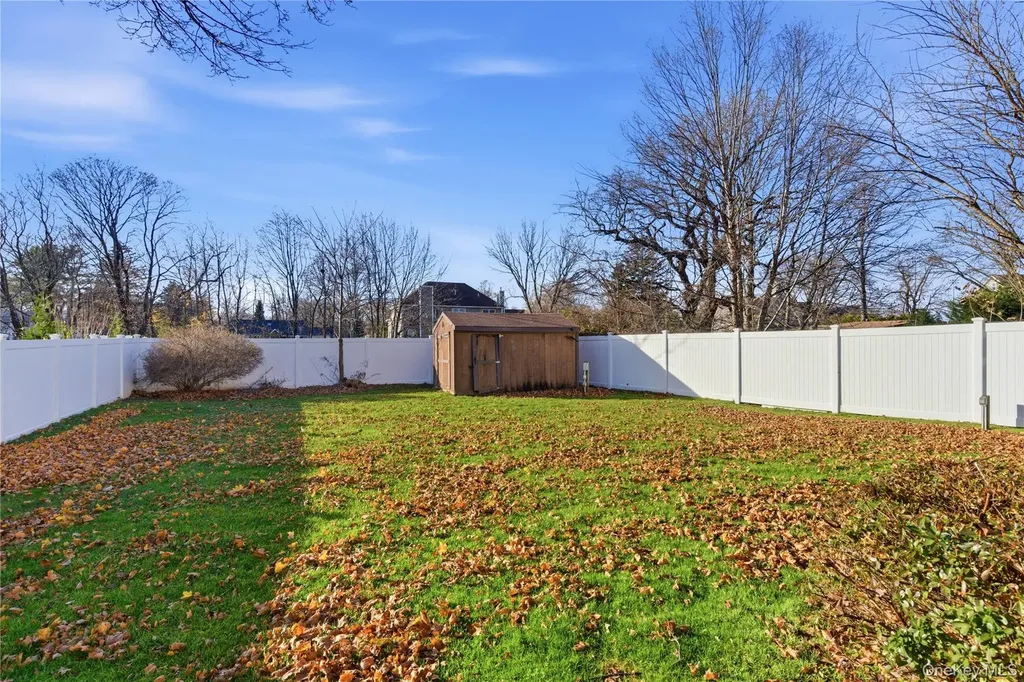 125 Broadway Greenlawn NY 11740