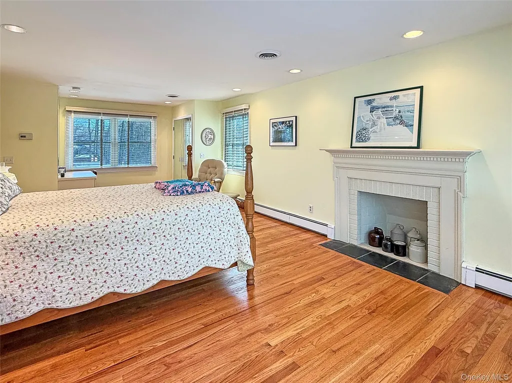 31 Pleasant Ridge Drive Poughkeepsie NY 12603