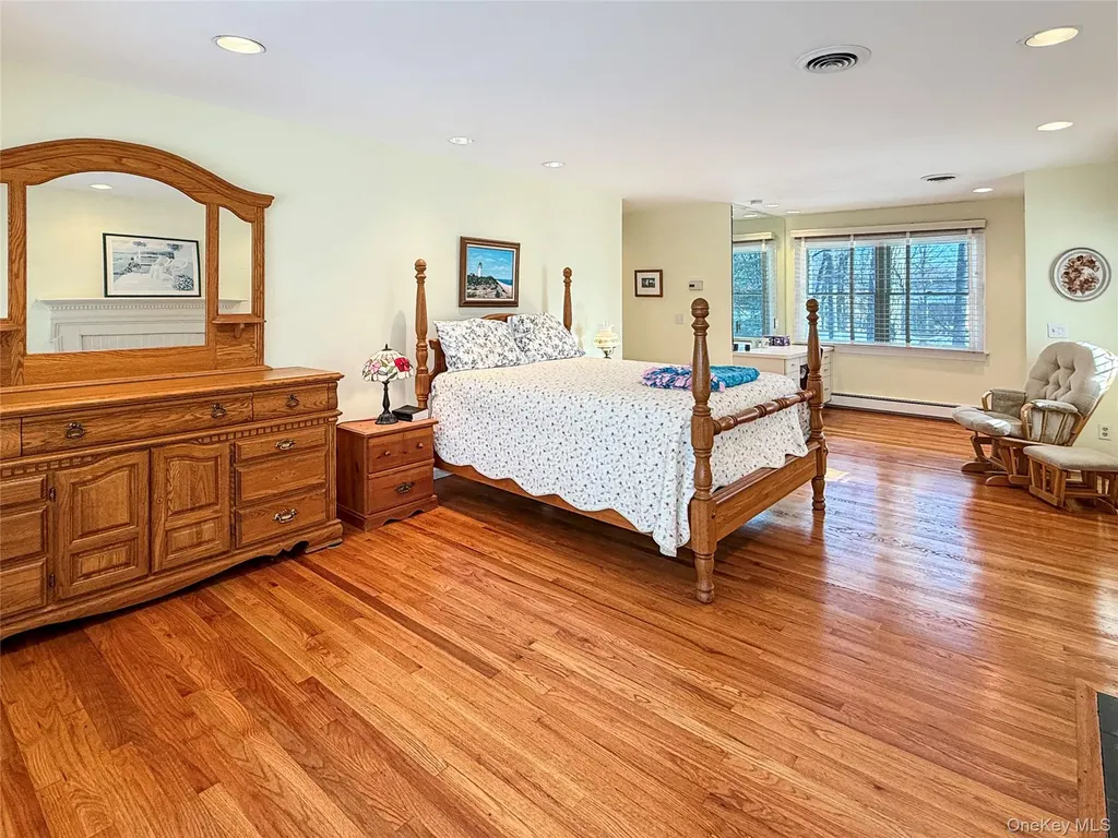 31 Pleasant Ridge Drive Poughkeepsie NY 12603