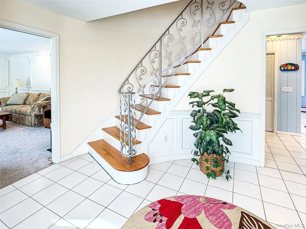 31 Pleasant Ridge Drive Poughkeepsie NY 12603