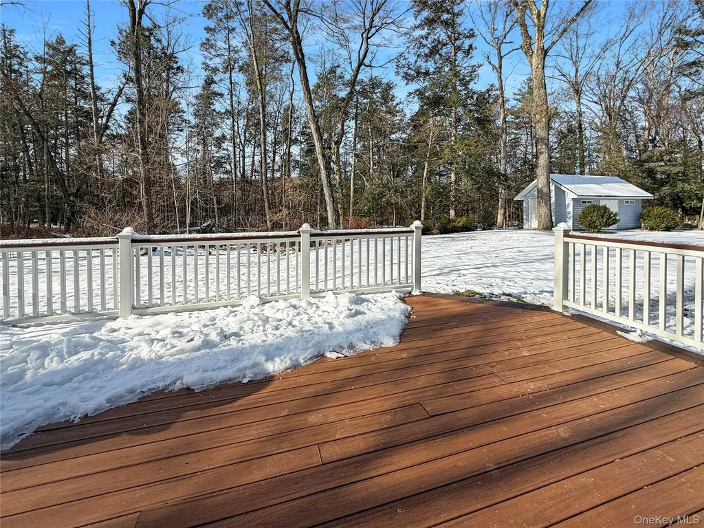 31 Pleasant Ridge Drive Poughkeepsie NY 12603