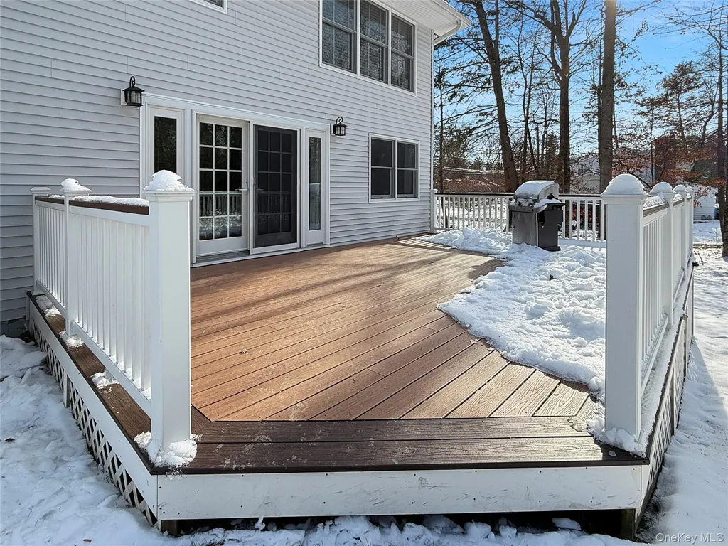 31 Pleasant Ridge Drive Poughkeepsie NY 12603