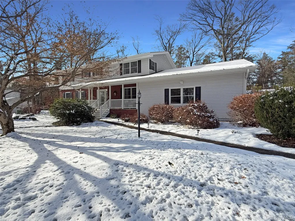 31 Pleasant Ridge Drive Poughkeepsie NY 12603
