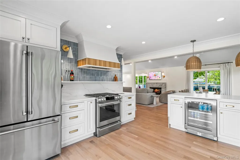 4 Carriage Lane Southampton NY 11968