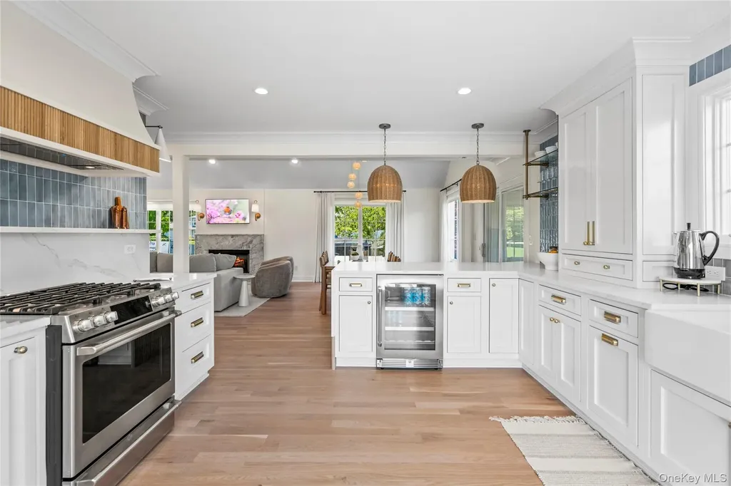 4 Carriage Lane Southampton NY 11968