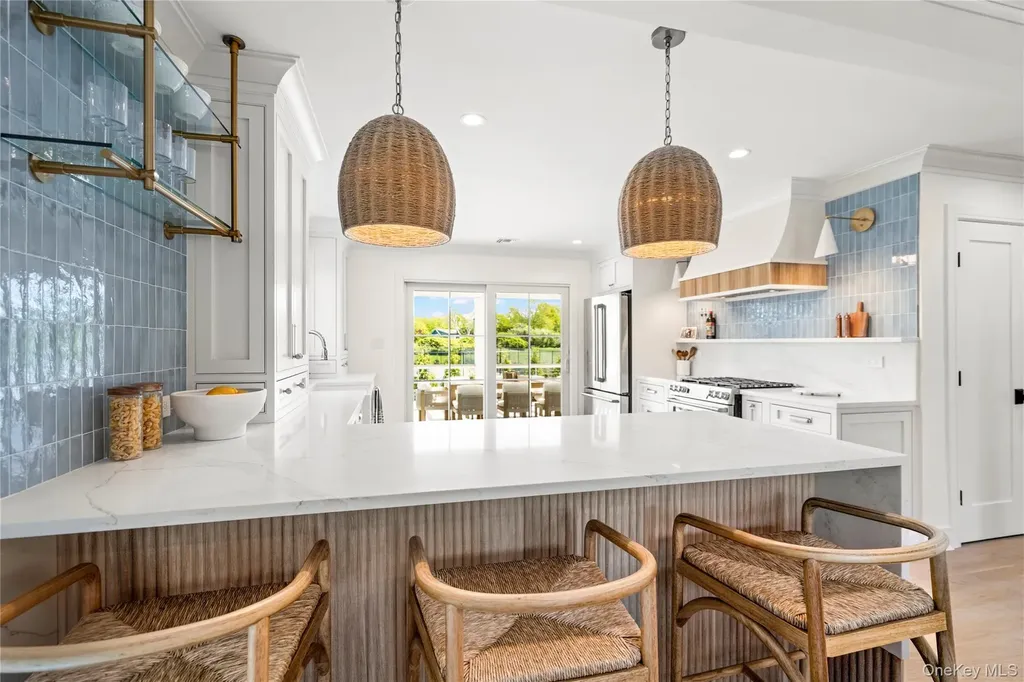 4 Carriage Lane Southampton NY 11968
