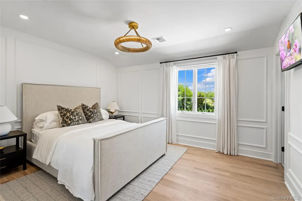 4 Carriage Lane Southampton NY 11968