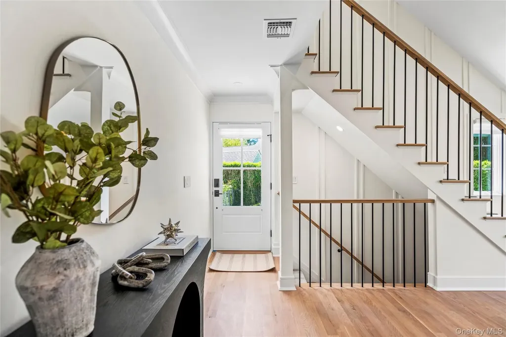 4 Carriage Lane Southampton NY 11968